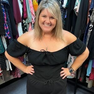 Hollister Black Cropped Puff Sleeve Top - Size XXL